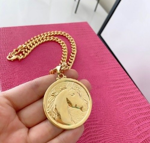 Colar Medalha Redonda - Cabeça