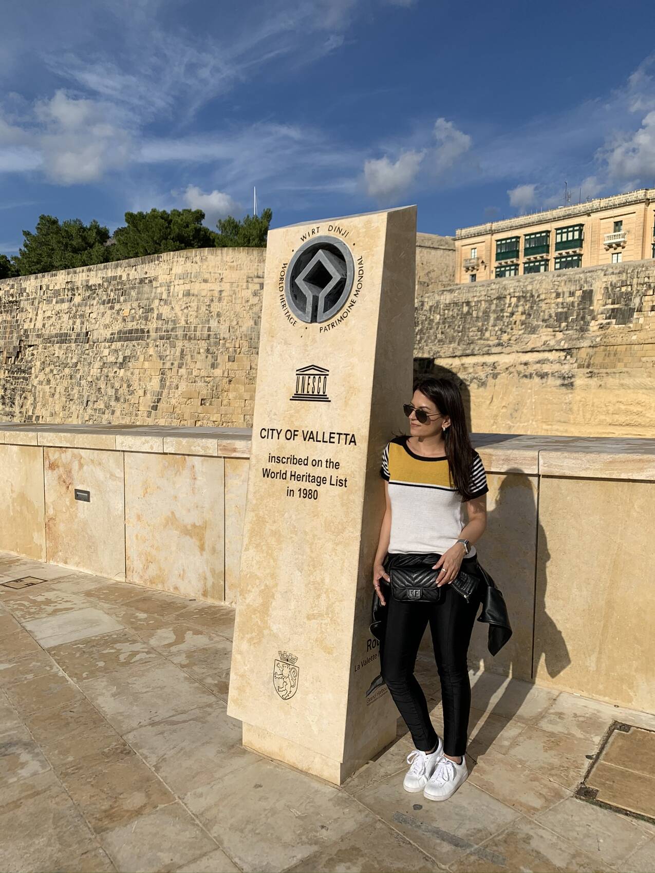 VERSALHES PP Bolsa pochete preta de couro legítimo com corrente metais ônix
